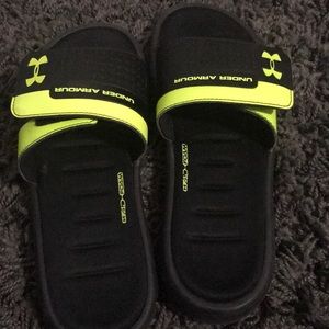 Under Armor Slides Boys size 7